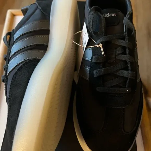 Adidas Women’s Barreda Decode Sneakers Size 9 - Picture 3 of 10